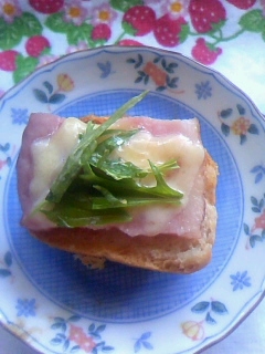 厚切りベーコンチーズ＆水菜☆フランスパン