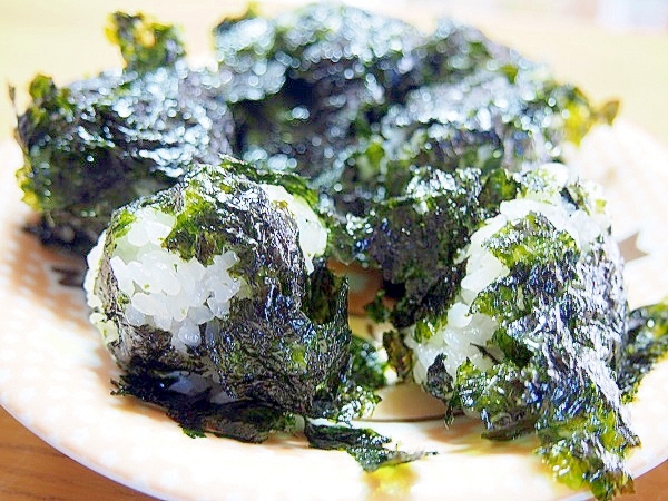 韓国海苔の一口おにぎり レシピ 作り方 By よっちごはん 楽天レシピ