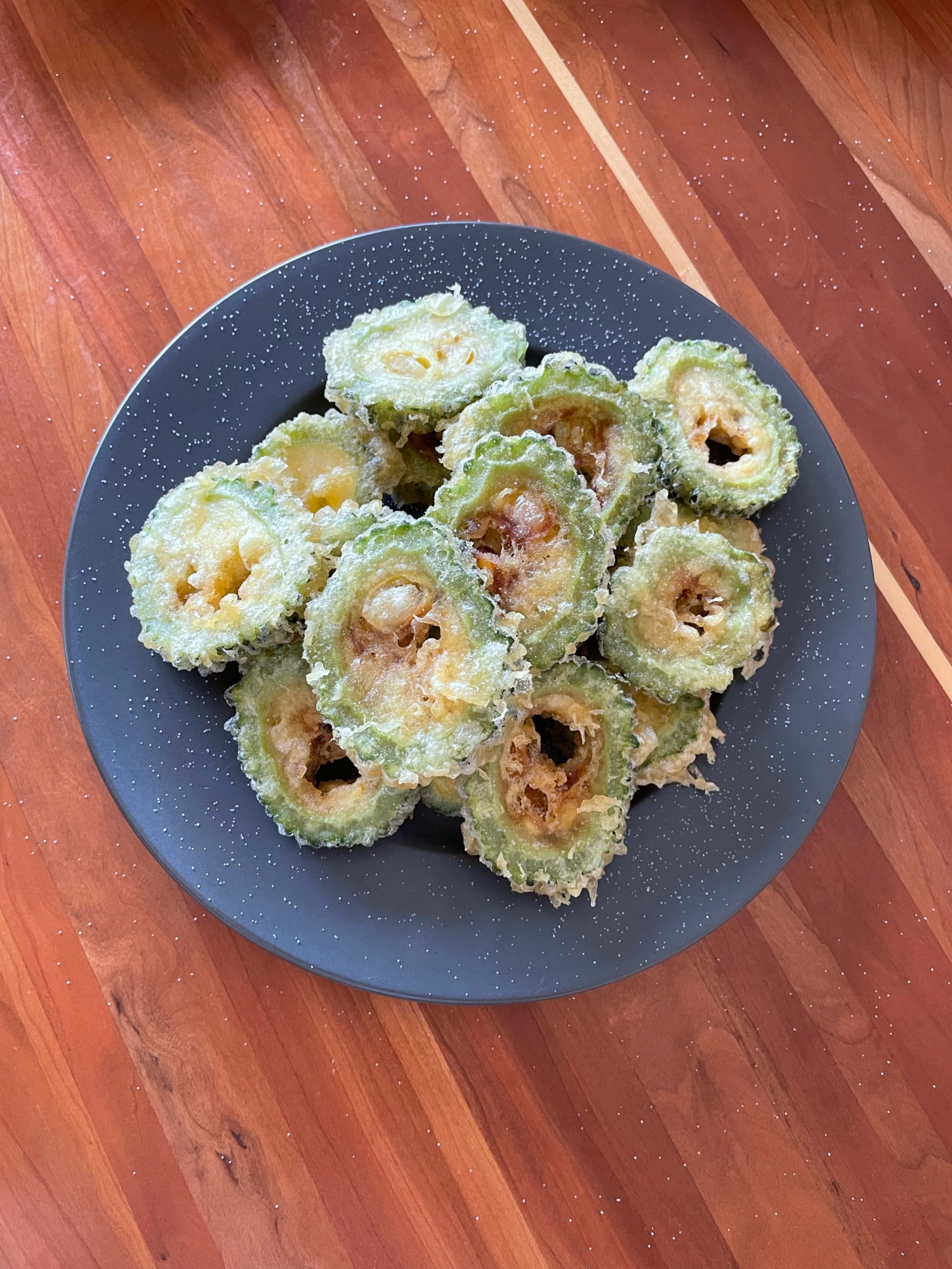 栄養満点！ワタと種も丸ごと食べられるゴーヤの天ぷら