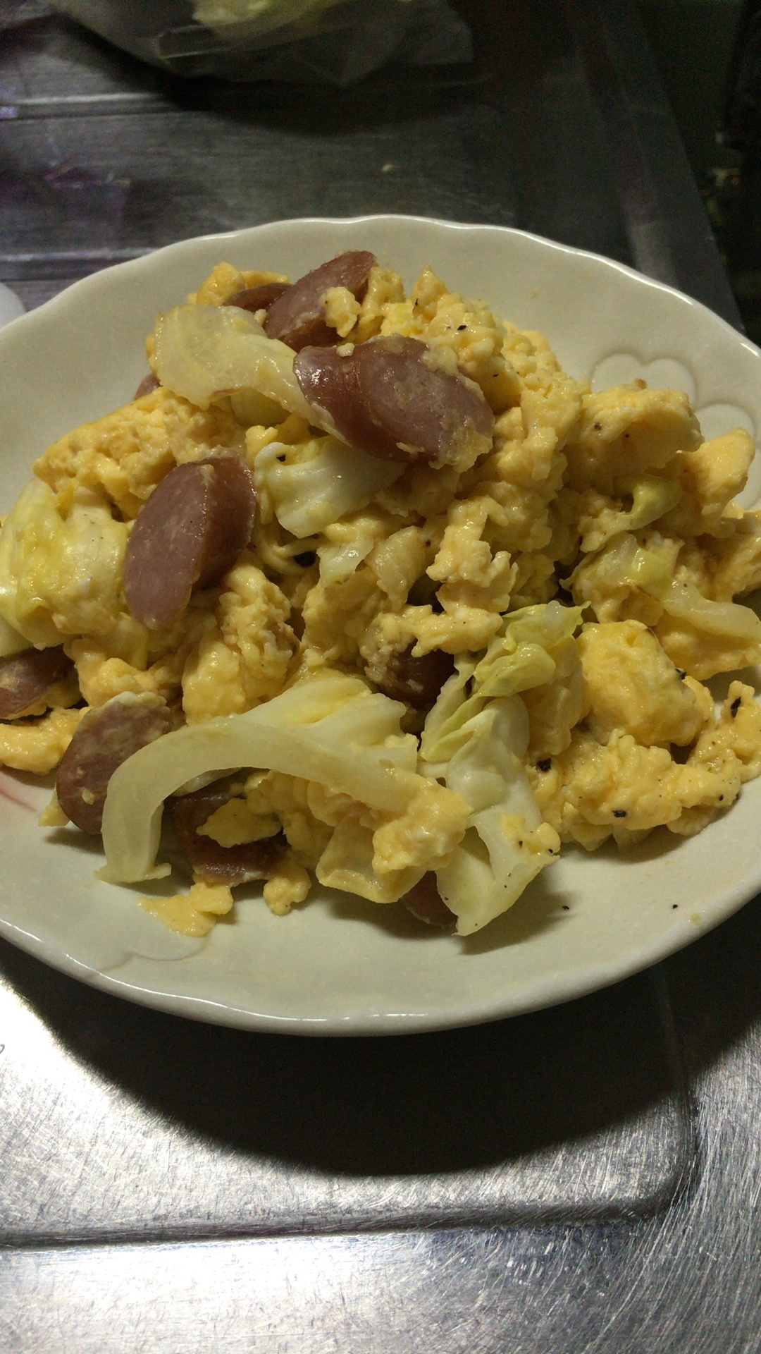 ウインナーキャベツと卵の炒め物