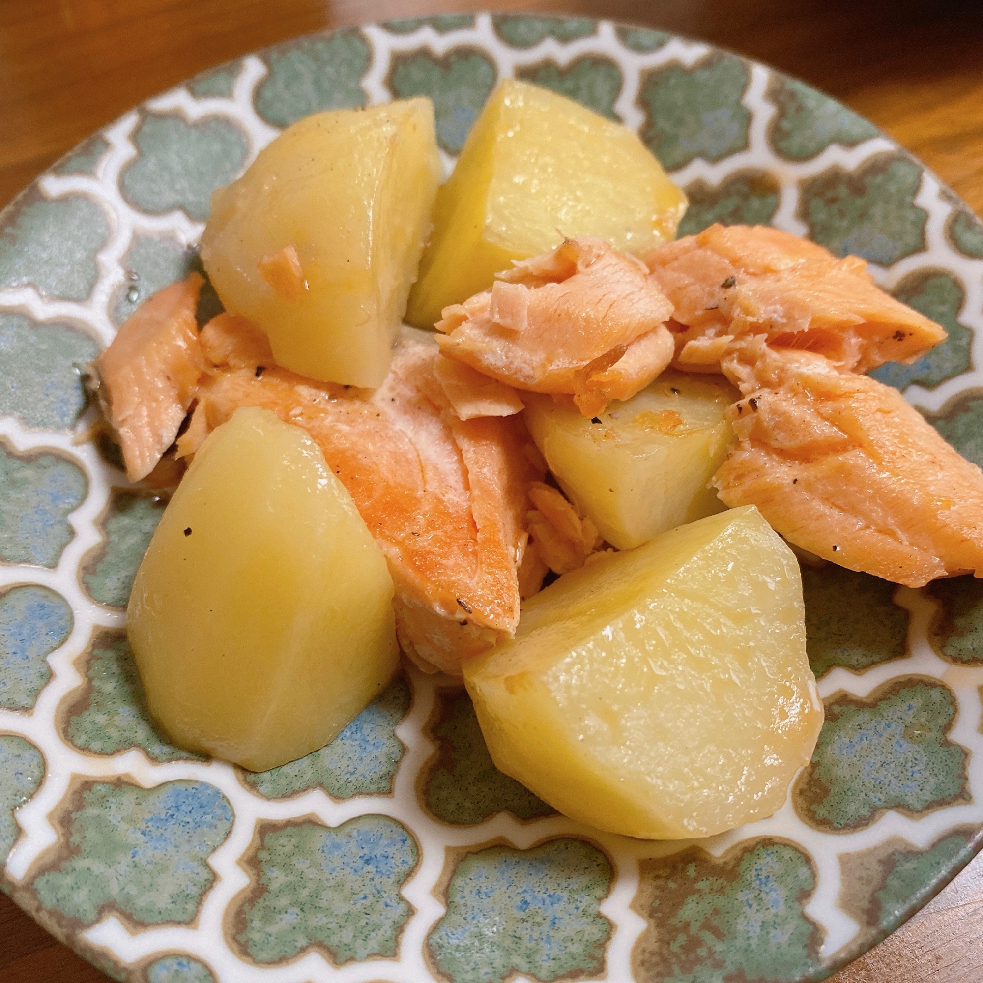 離乳食取り分けok 鮭とじゃがいもの塩バター煮 レシピ 作り方 By ぽんはるぽん 楽天レシピ 離乳食取り分けok 鮭とじゃがいもの塩バター煮 レシピ 作り方 By ぽんはるぽん 楽天レシピ