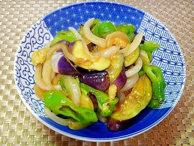 茄子と玉ねぎピーマンの麺つゆ炒め