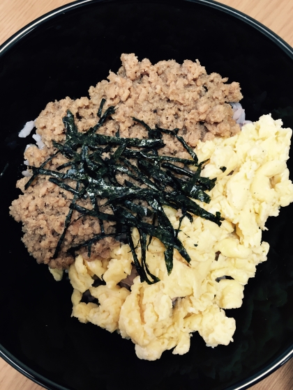 簡単レンジで作る鶏そぼろ丼♪