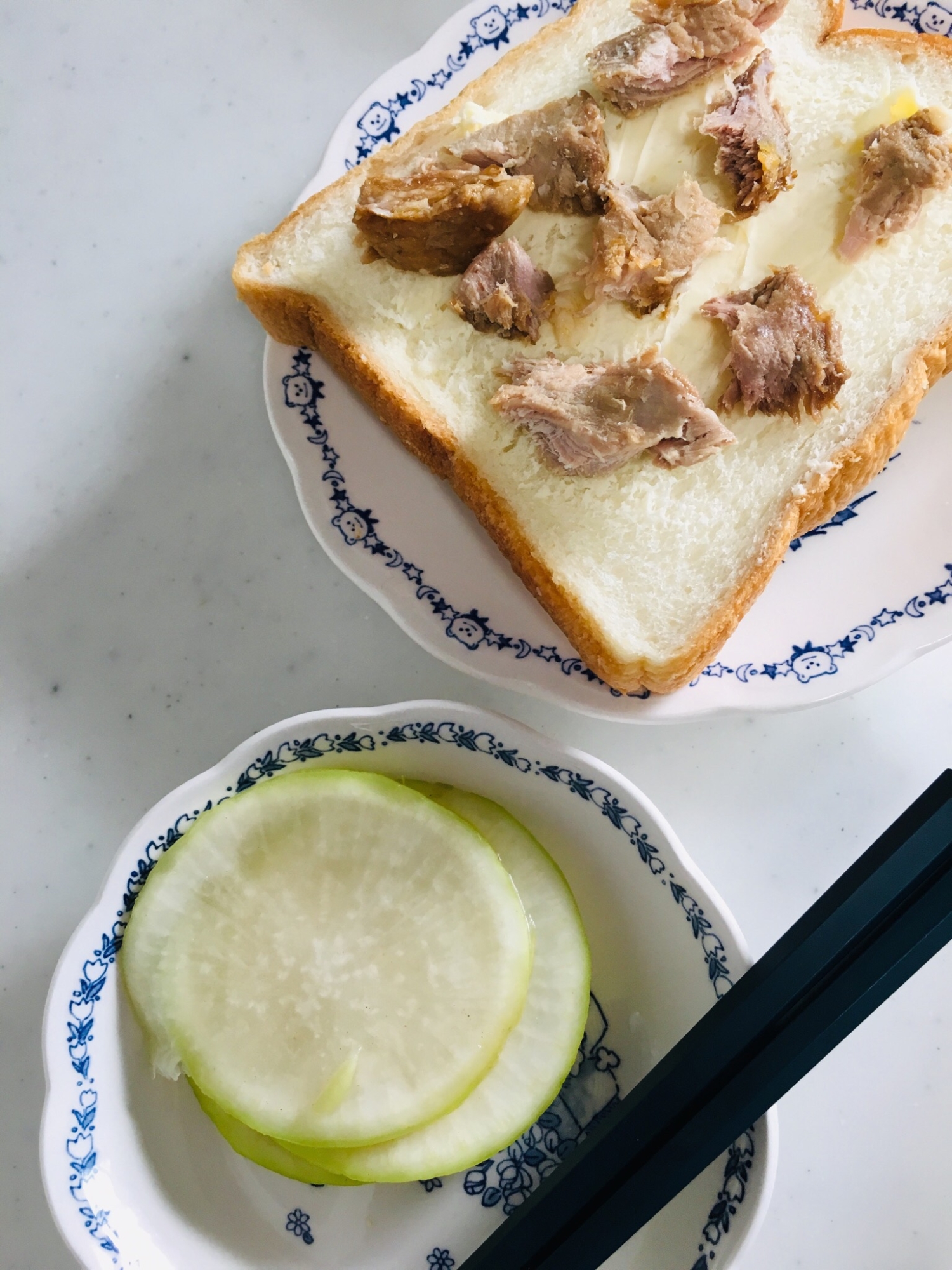 パンの朝食10