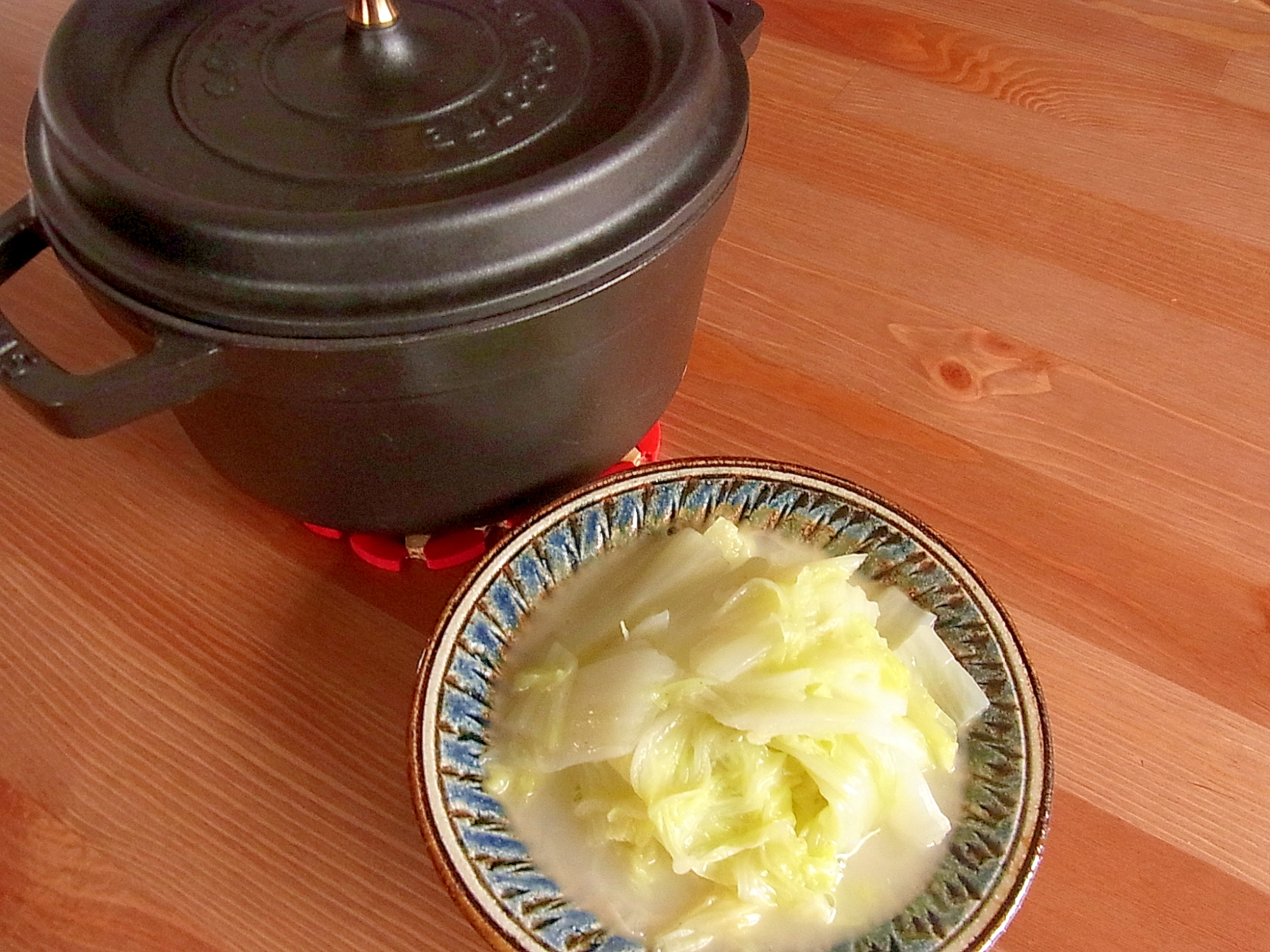 staub鍋で白菜の蒸し焼き柚子胡椒バター味