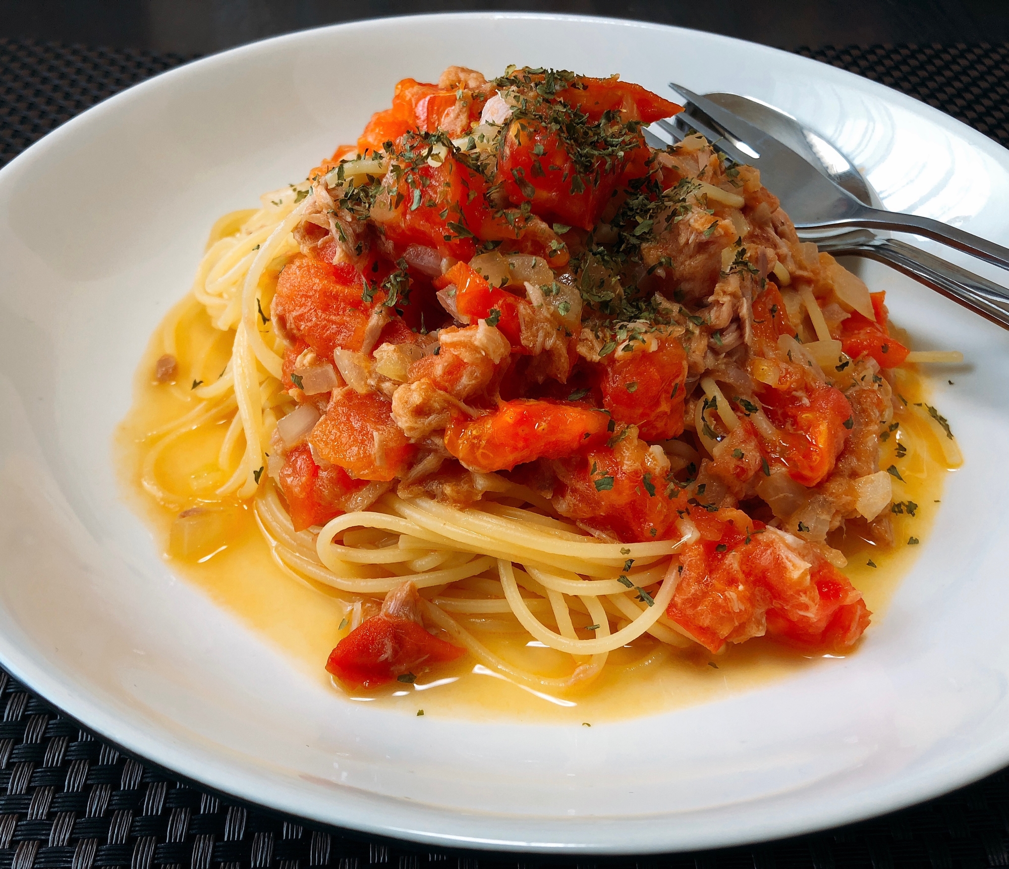 家庭でイタリアン！フレッシュトマトとツナのパスタ