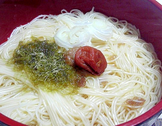 とろろ昆布と梅干しのあっさりにゅうめん