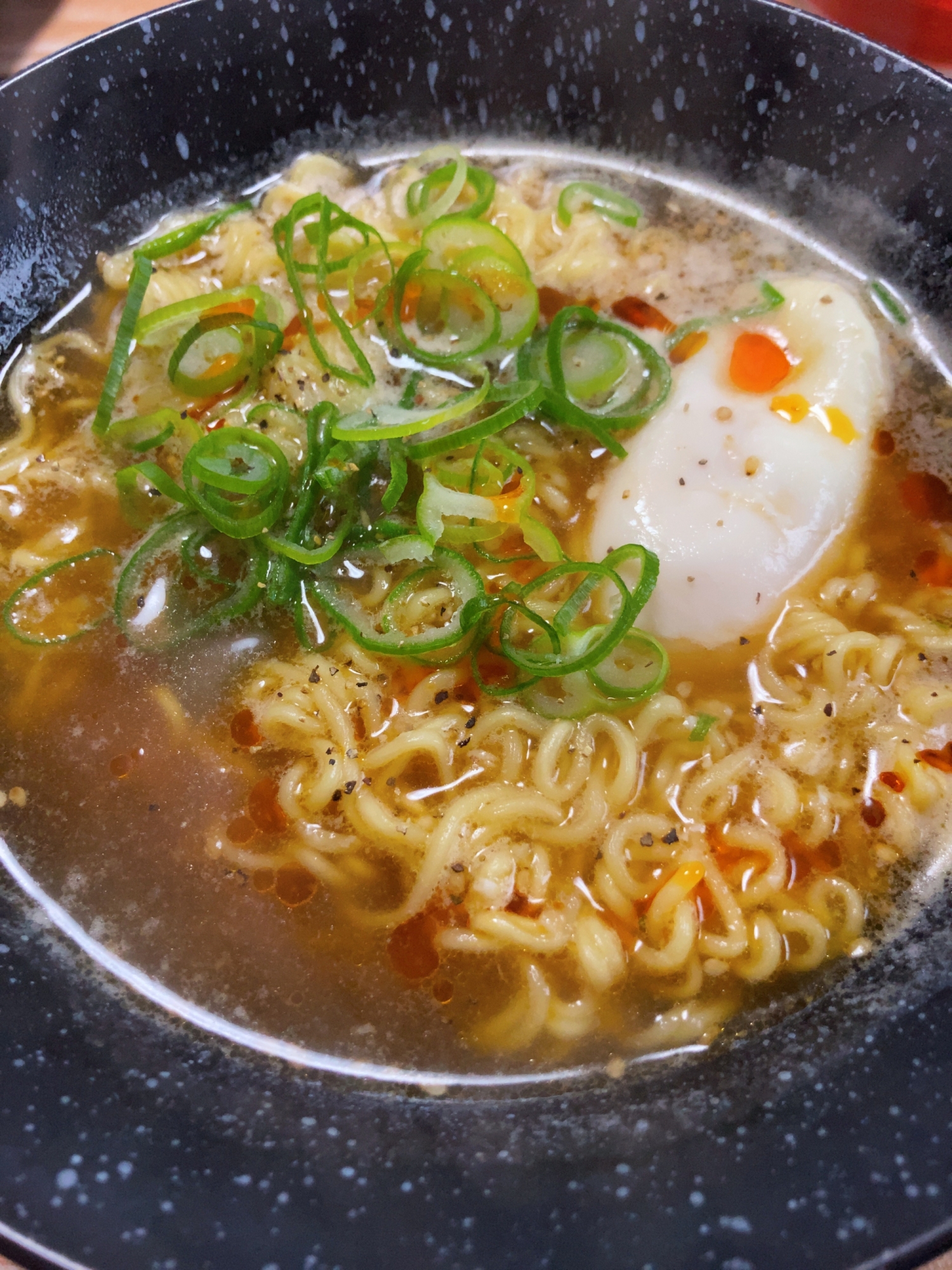 温玉ラー油の出前一丁ラーメン