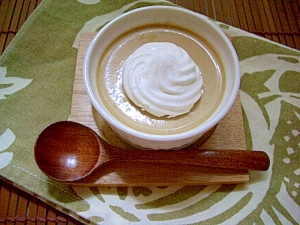 器に盛りつけられたコーヒーババロア