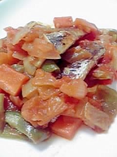 野菜ソースたっぷり！サバのトマト煮込み