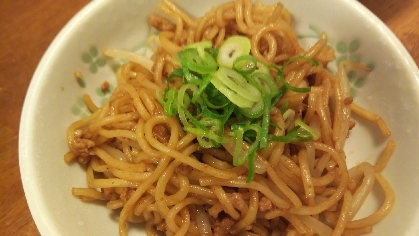 豚ミンチともやしのソース焼きそば