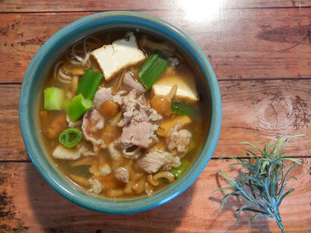 豚肉と厚揚げのあったかい蕎麦