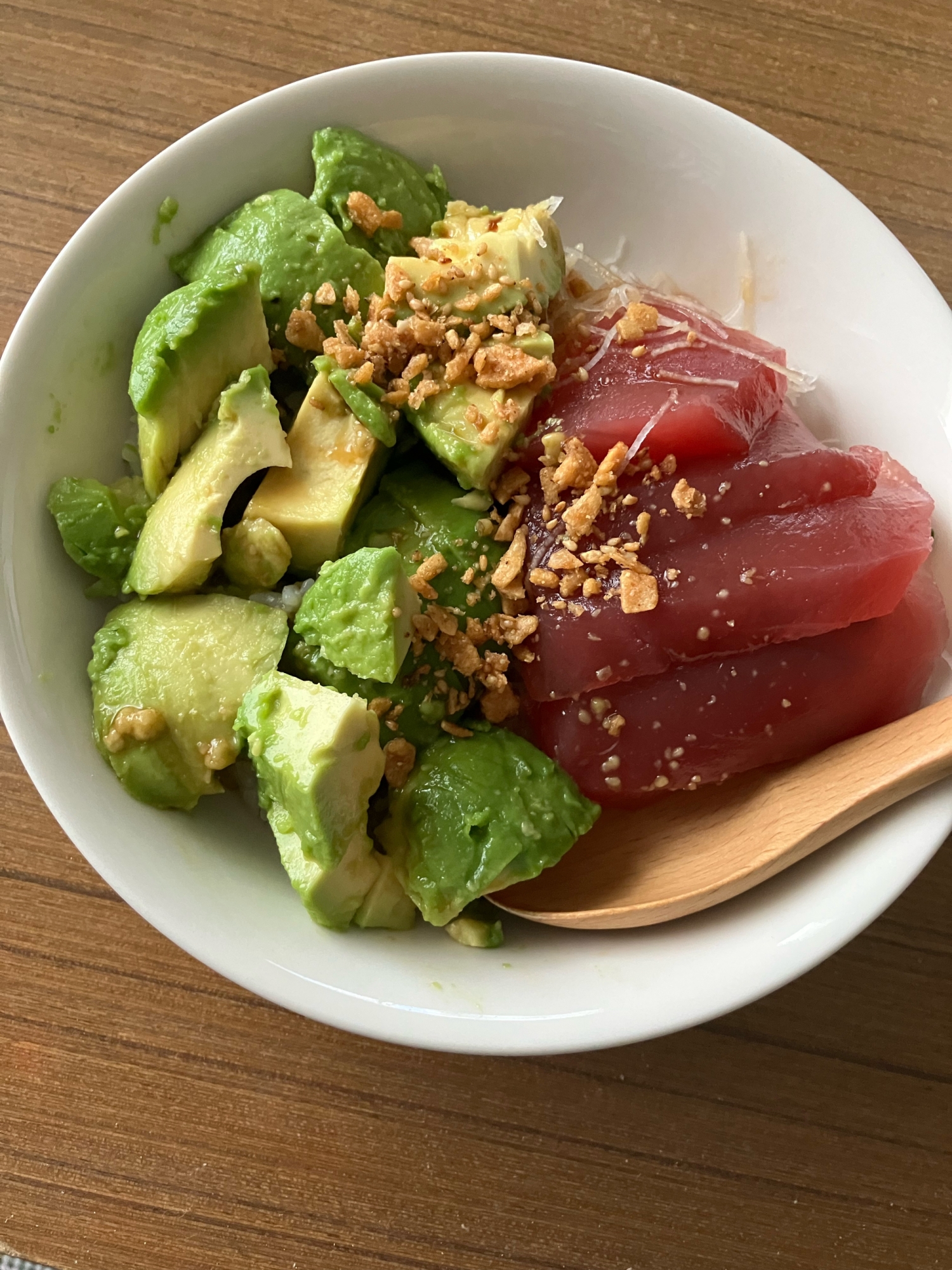 アボカドマグロ丼