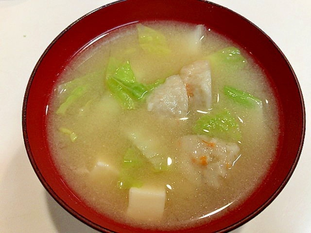 鍋残り物で☆簡単白菜と海老つみれの味噌汁