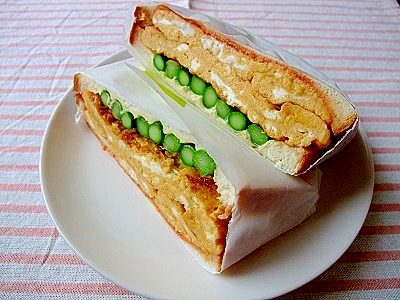玉子とアスパラのサンドイッチ