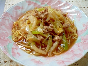 白菜と豚肉の餡かけ焼きそば