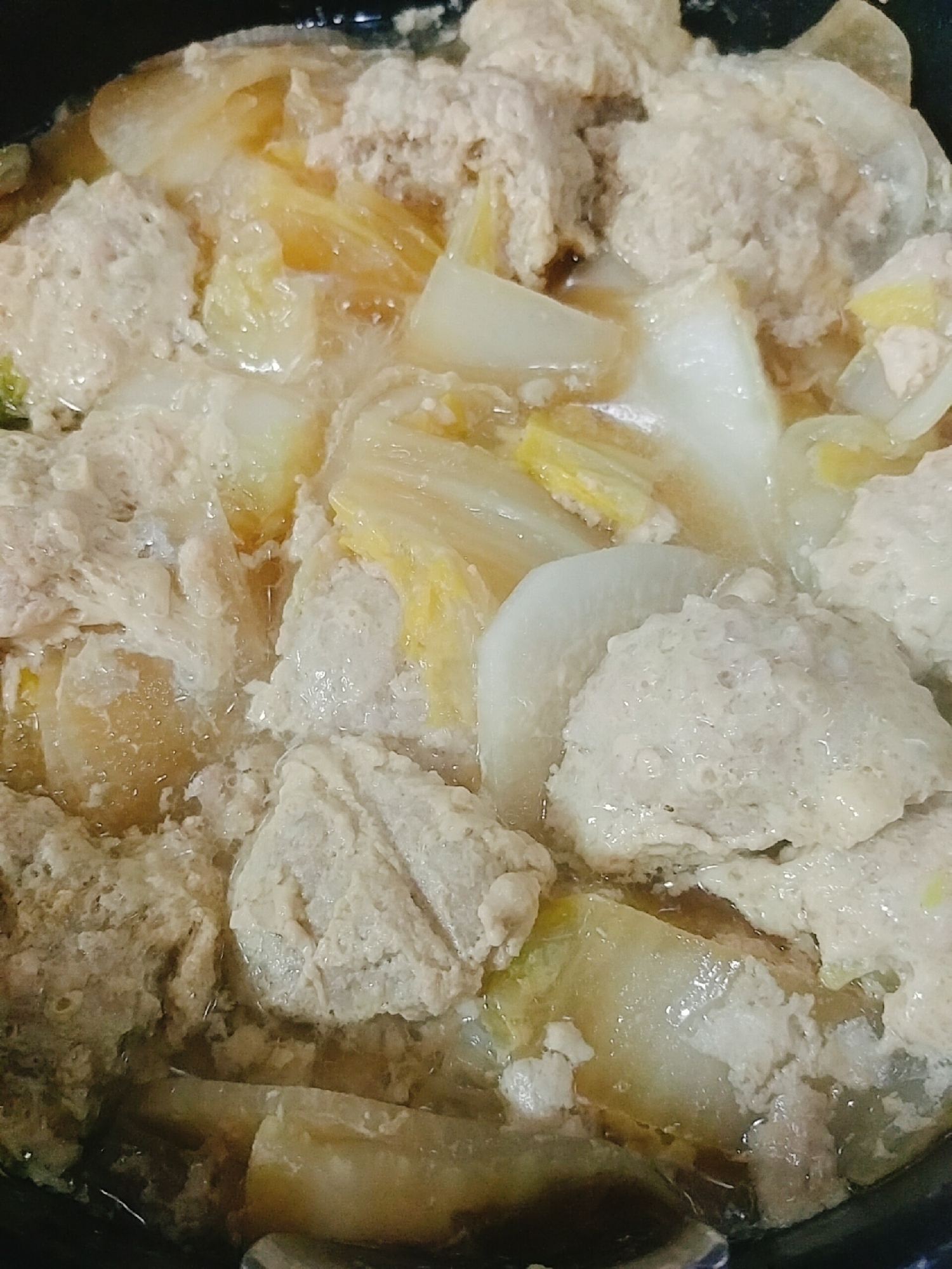 白菜　大根　ニンニクたっぷり豚肉だんごの寄せ鍋