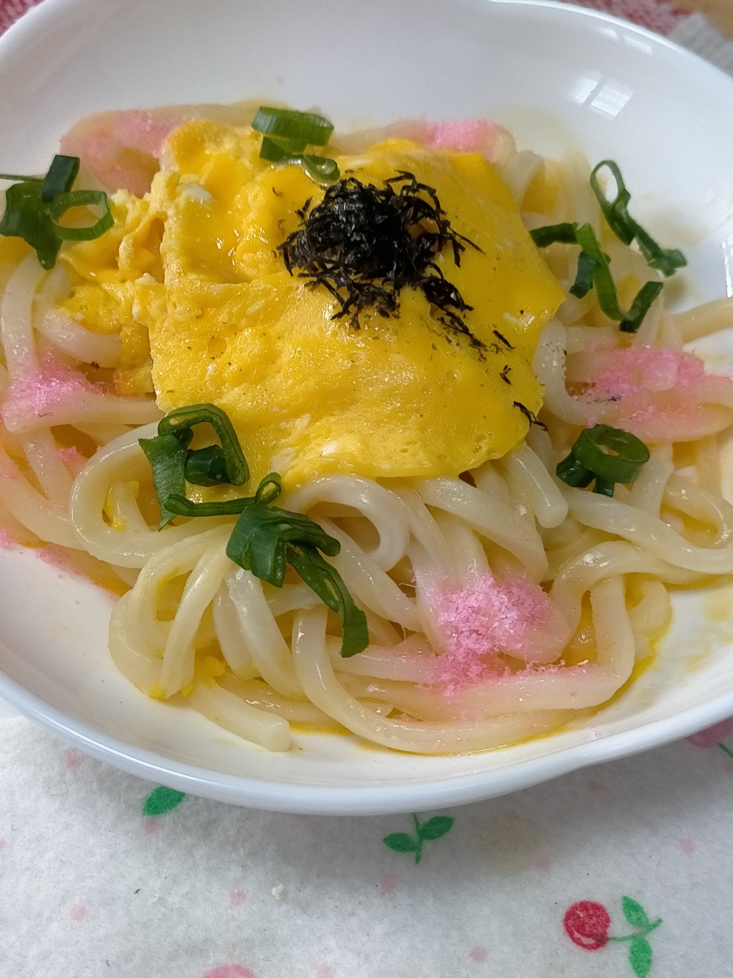 あつあつ！美味しい♪ぶっかけ変わり卵うどんぱすた風