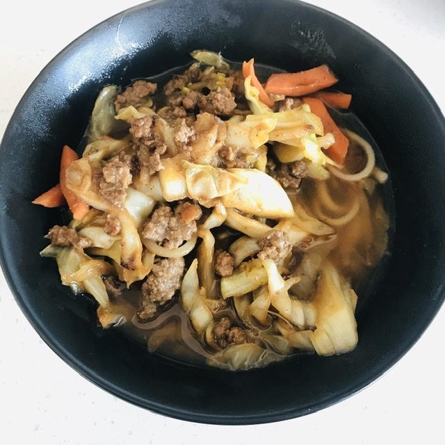 キャベツと牛ひき肉の味噌しょうゆうどん