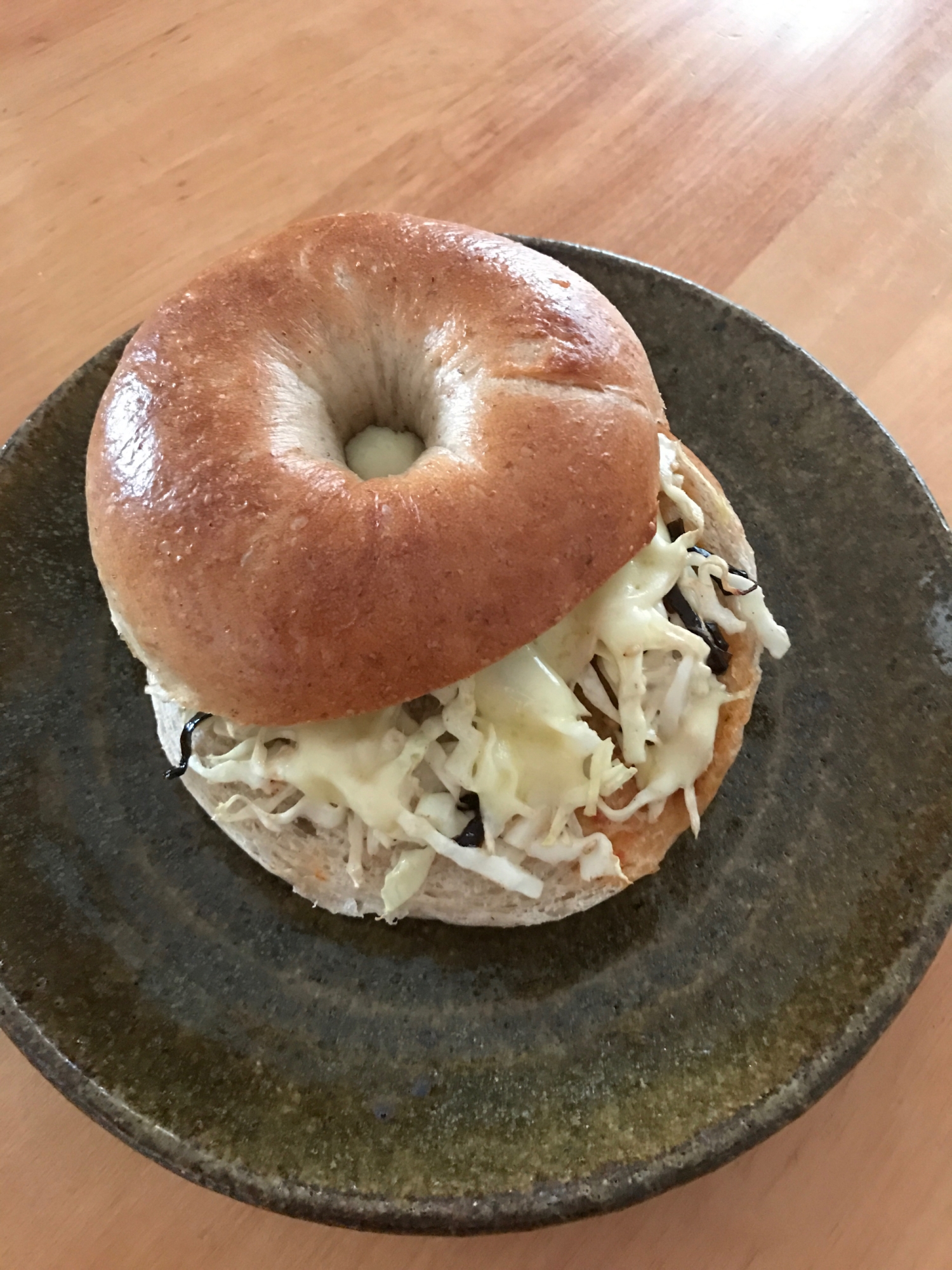 キャベツと昆布の佃煮のチーズトースト