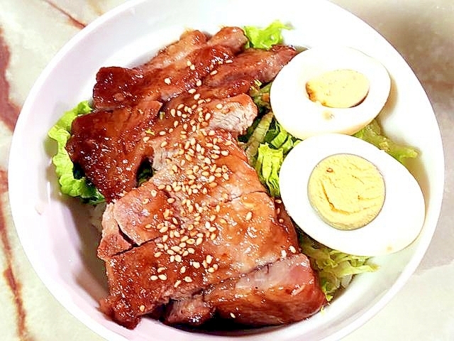 豚ロース肉で簡単!ゆで卵乗せ!豚の照り焼き丼♪