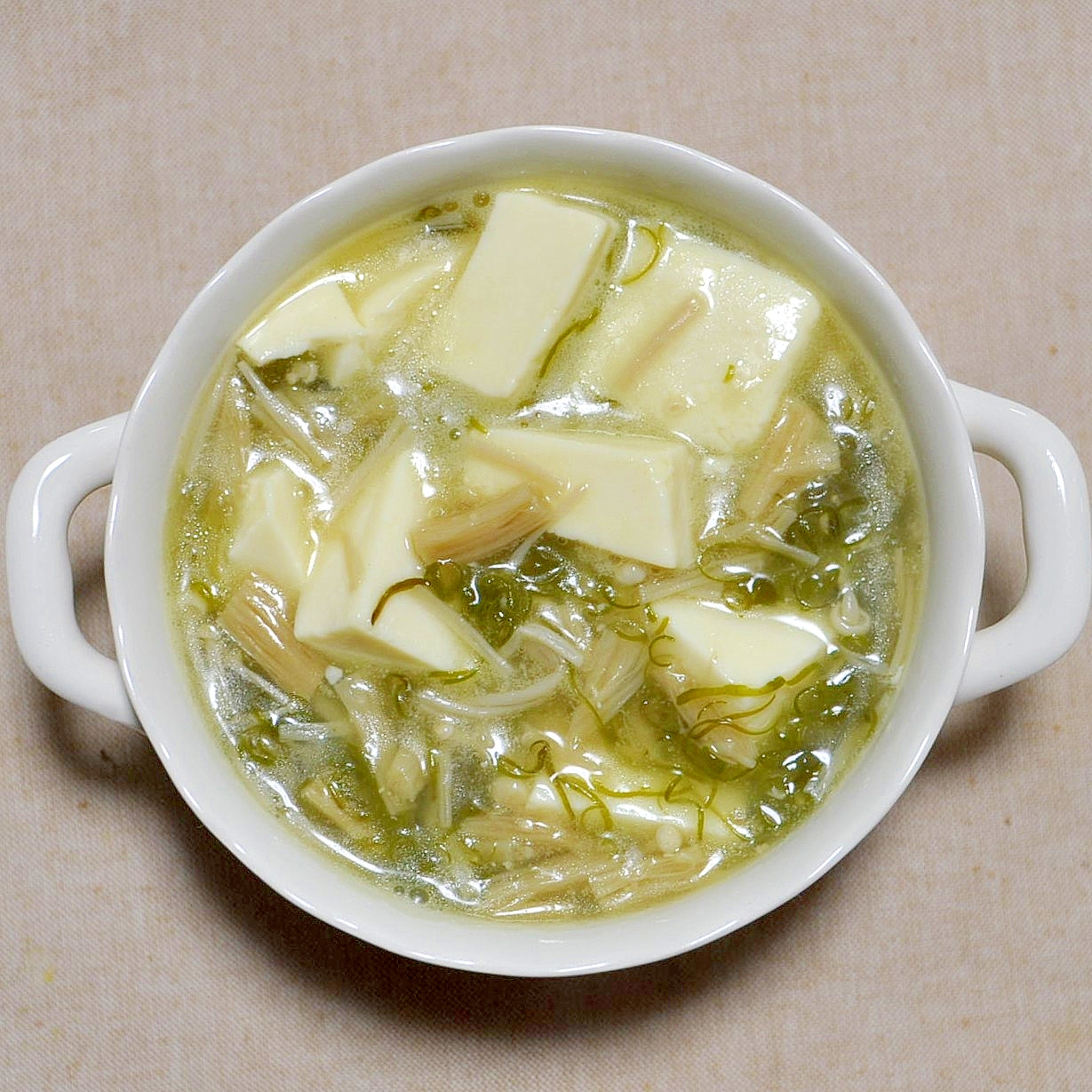 豆腐とえのきのめかぶスープ