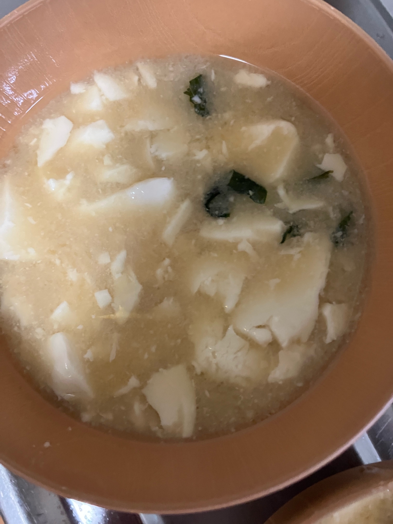 シンプル　豆腐とわかめの味噌汁