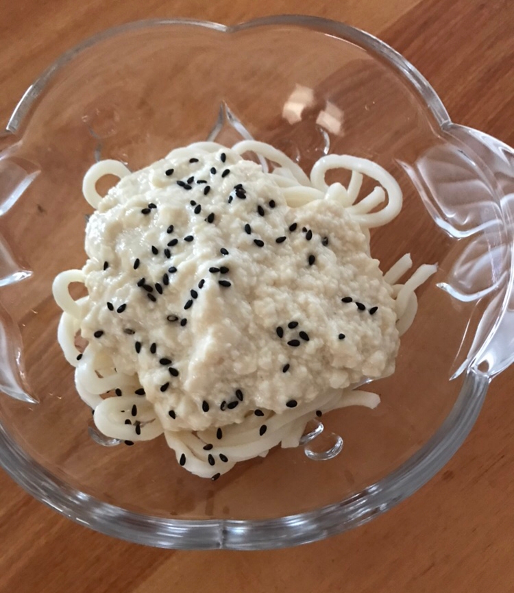 絹豆腐ソースがけ冷やしうどん