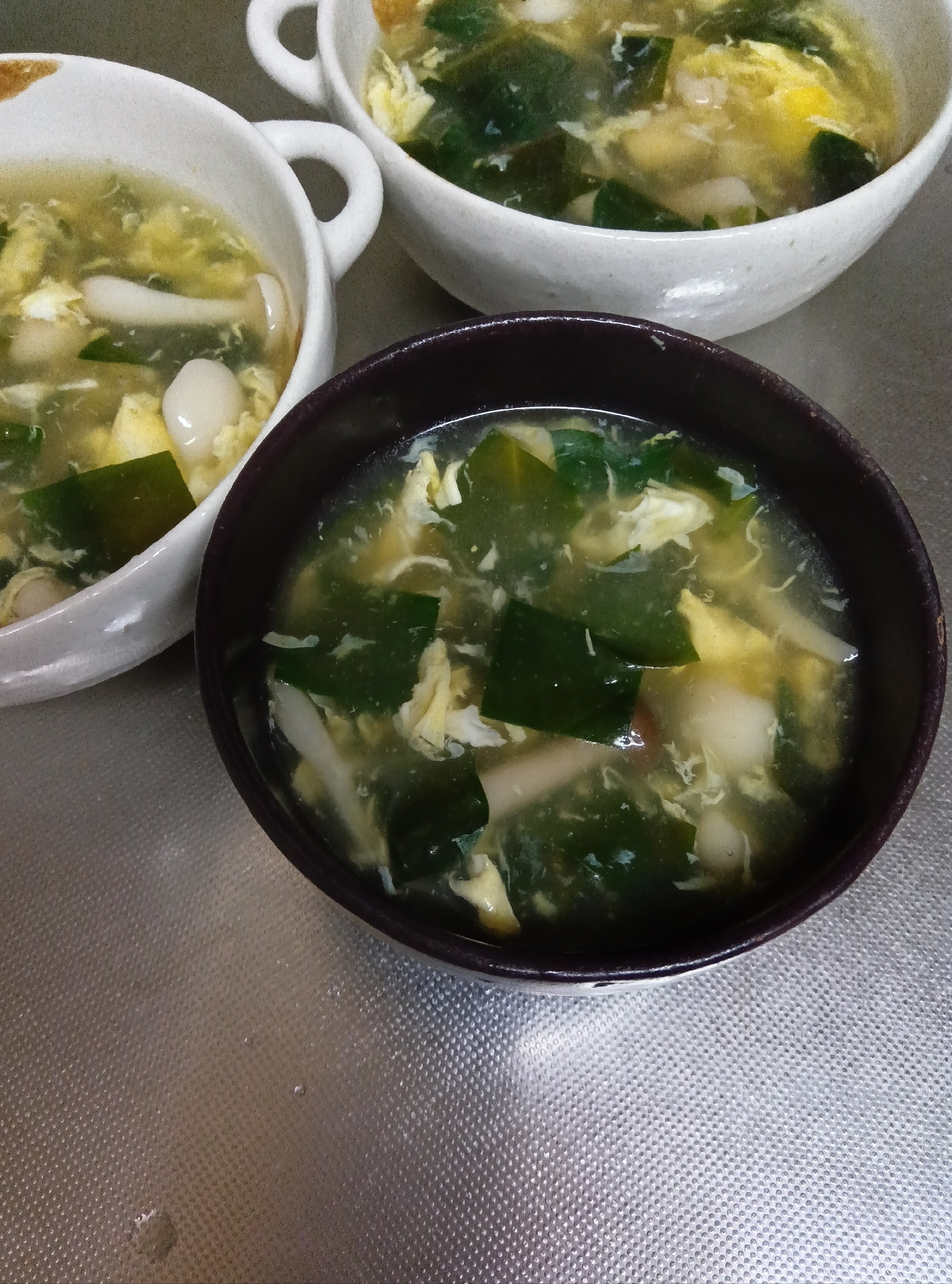 岡わかめとキノコの卵スープ