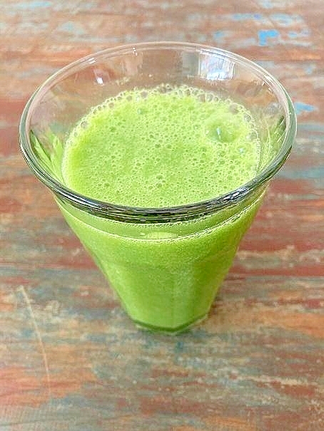 バナナいちご入りグリーンスムージー 氷なし