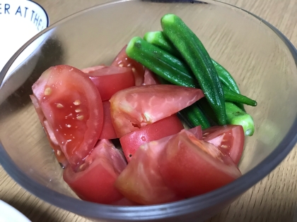 夏にさっぱり優しいお味！オクラとトマトのだし浸し♡