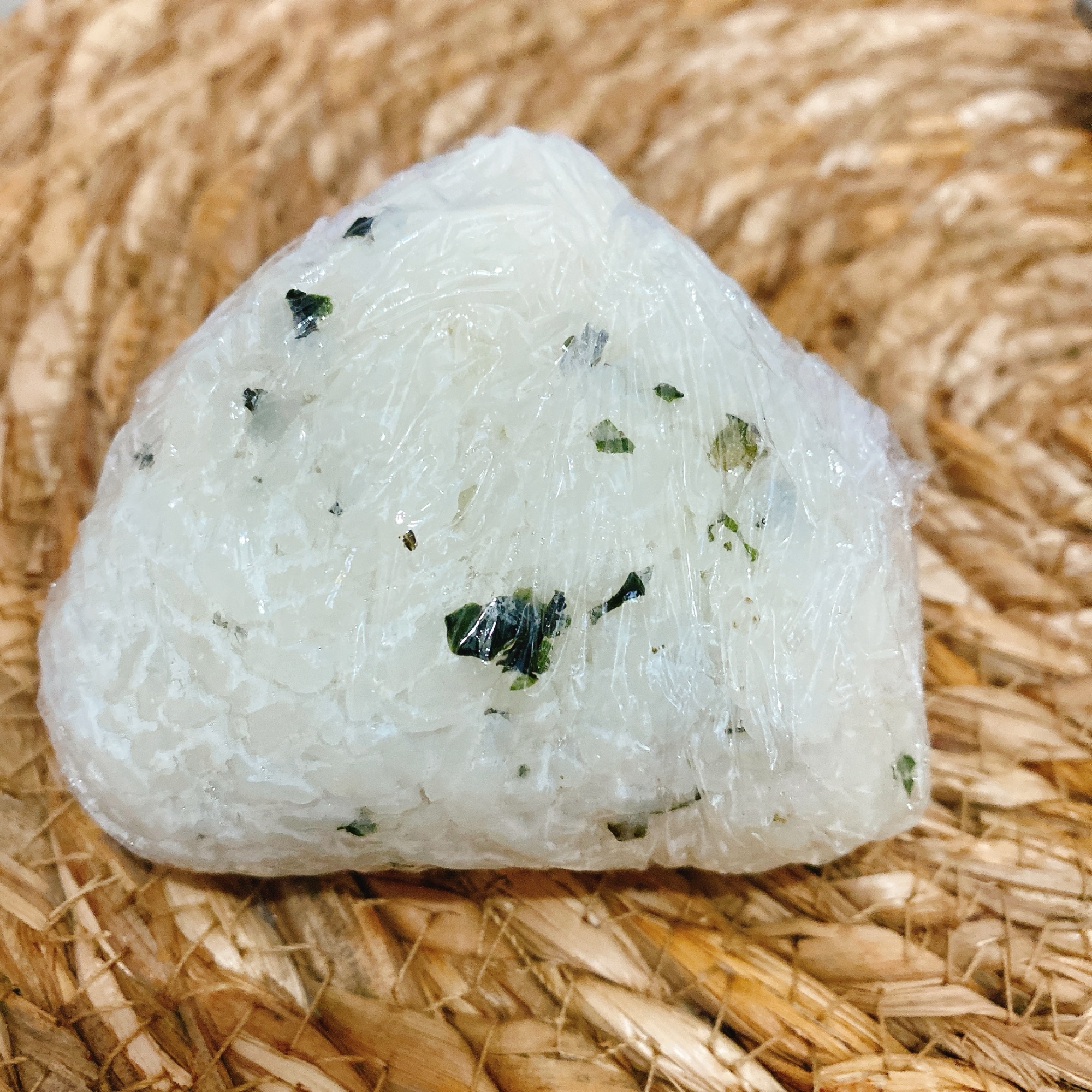 ➿海老マヨわかめおにぎり➿