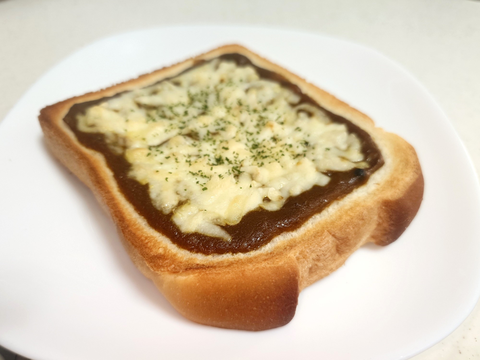 【残ったカレーで】カレーチーズトースト