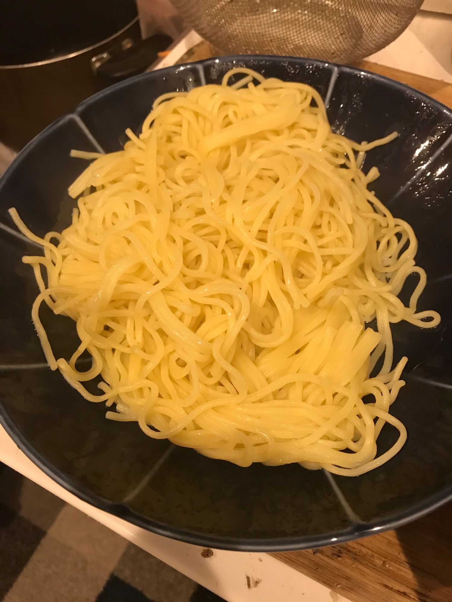 電子レンジで中華麺をほぐす方法