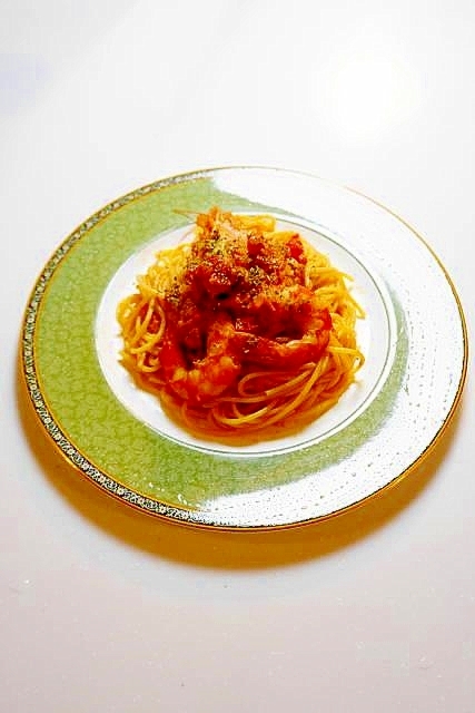 海老の旨味を搾り尽す！赤海老のトマトクリームパスタ