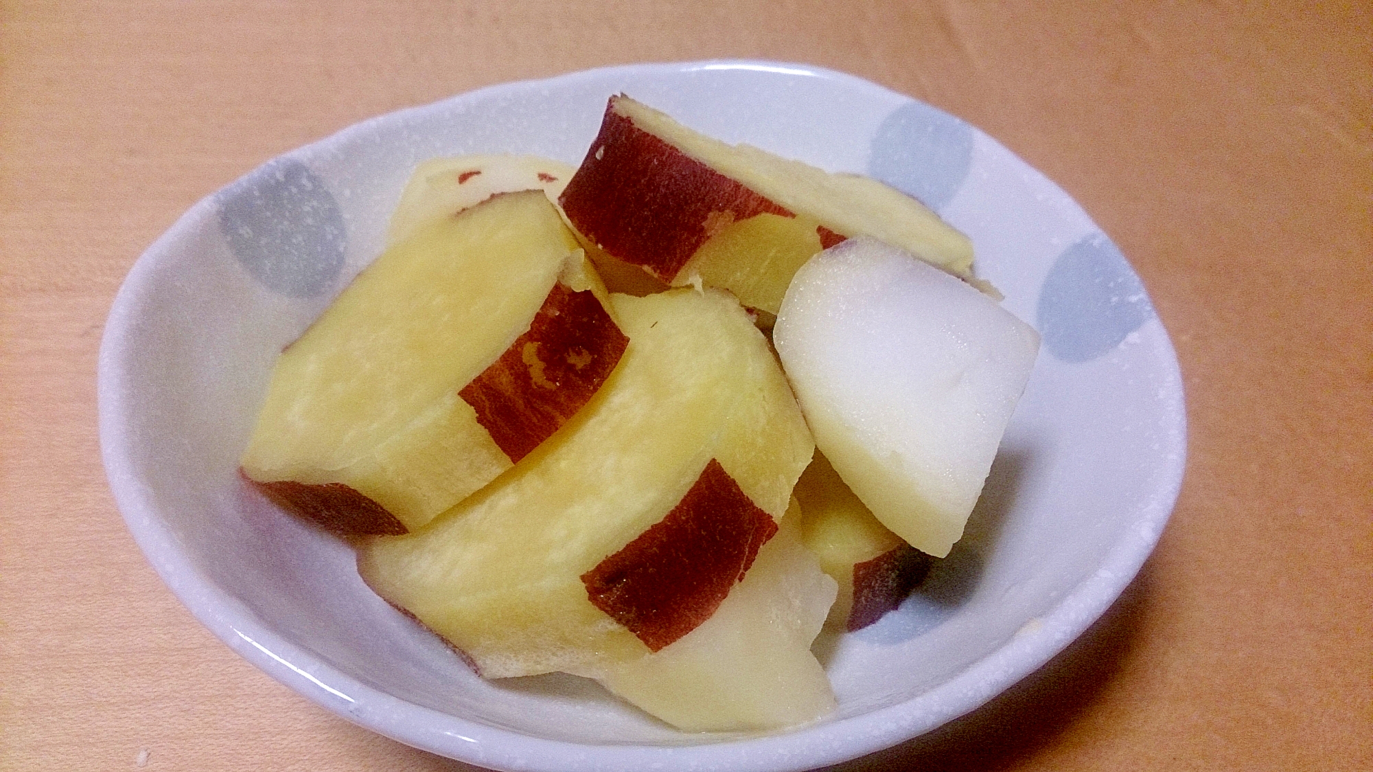 お弁当の黄色に☆さつまいもとりんごのレモン煮