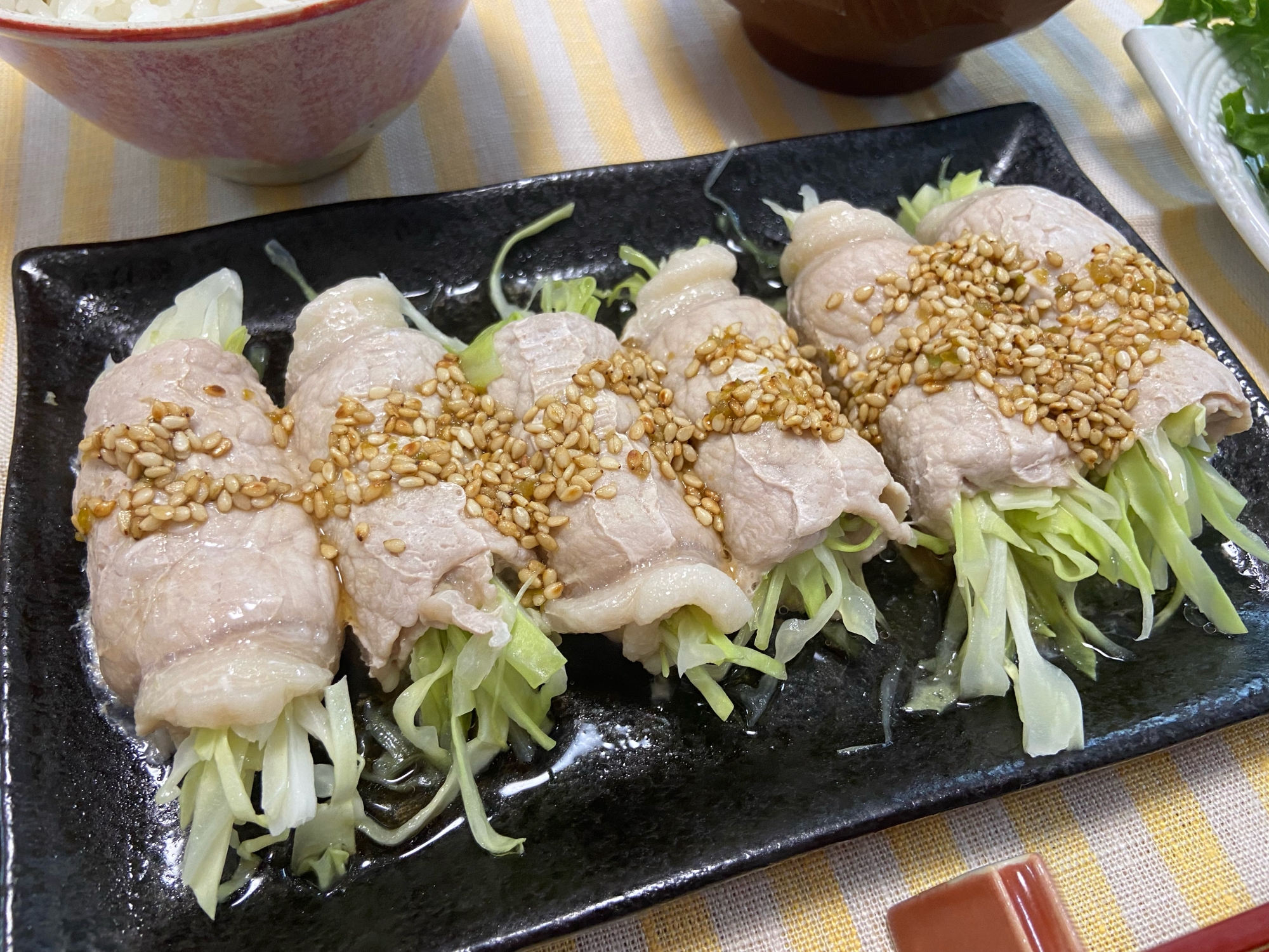 豚巻きキャベツの胡麻ポン酢がけ