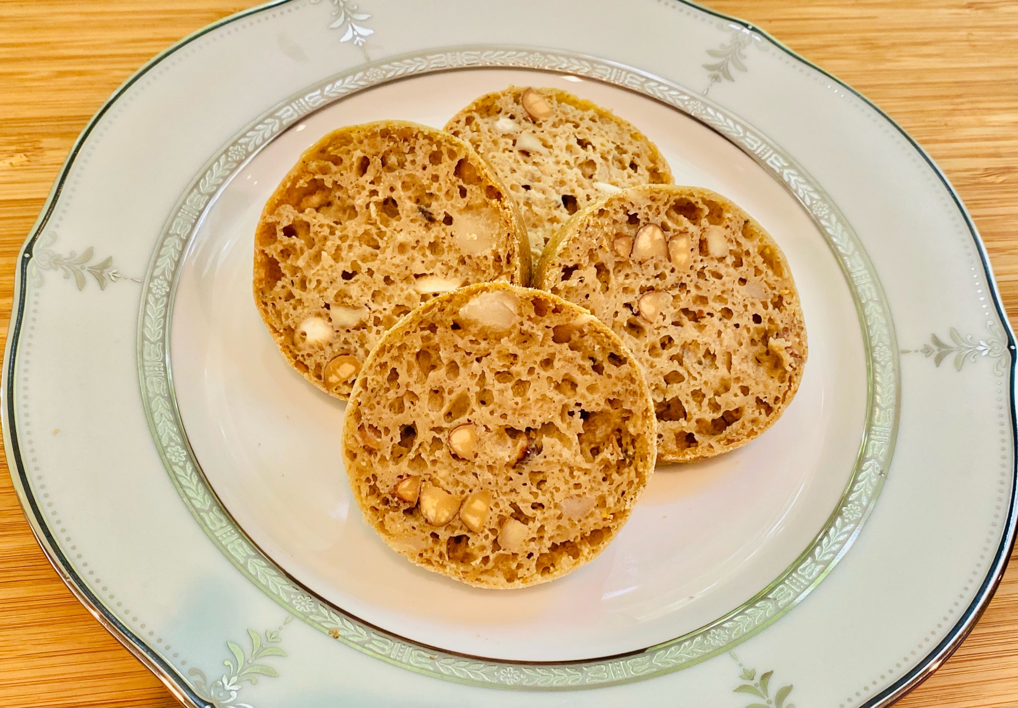 コーンフラワーと米粉と重ね煮deカナッペ用パン