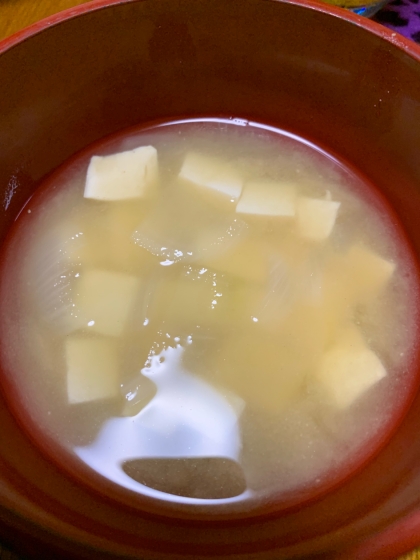 玉ねぎ豆腐味噌汁