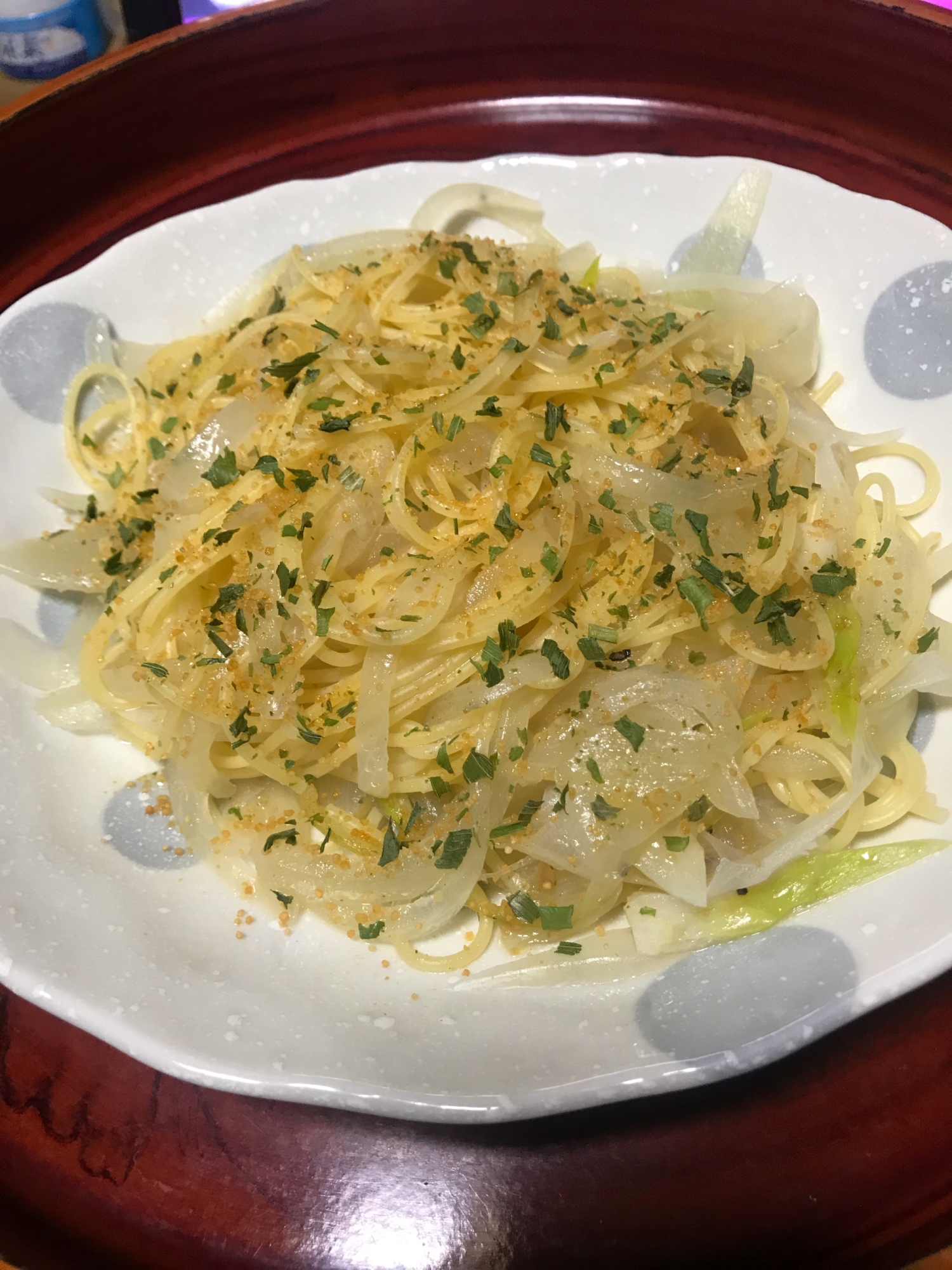 玉ねぎ丸一個からすみパスタ