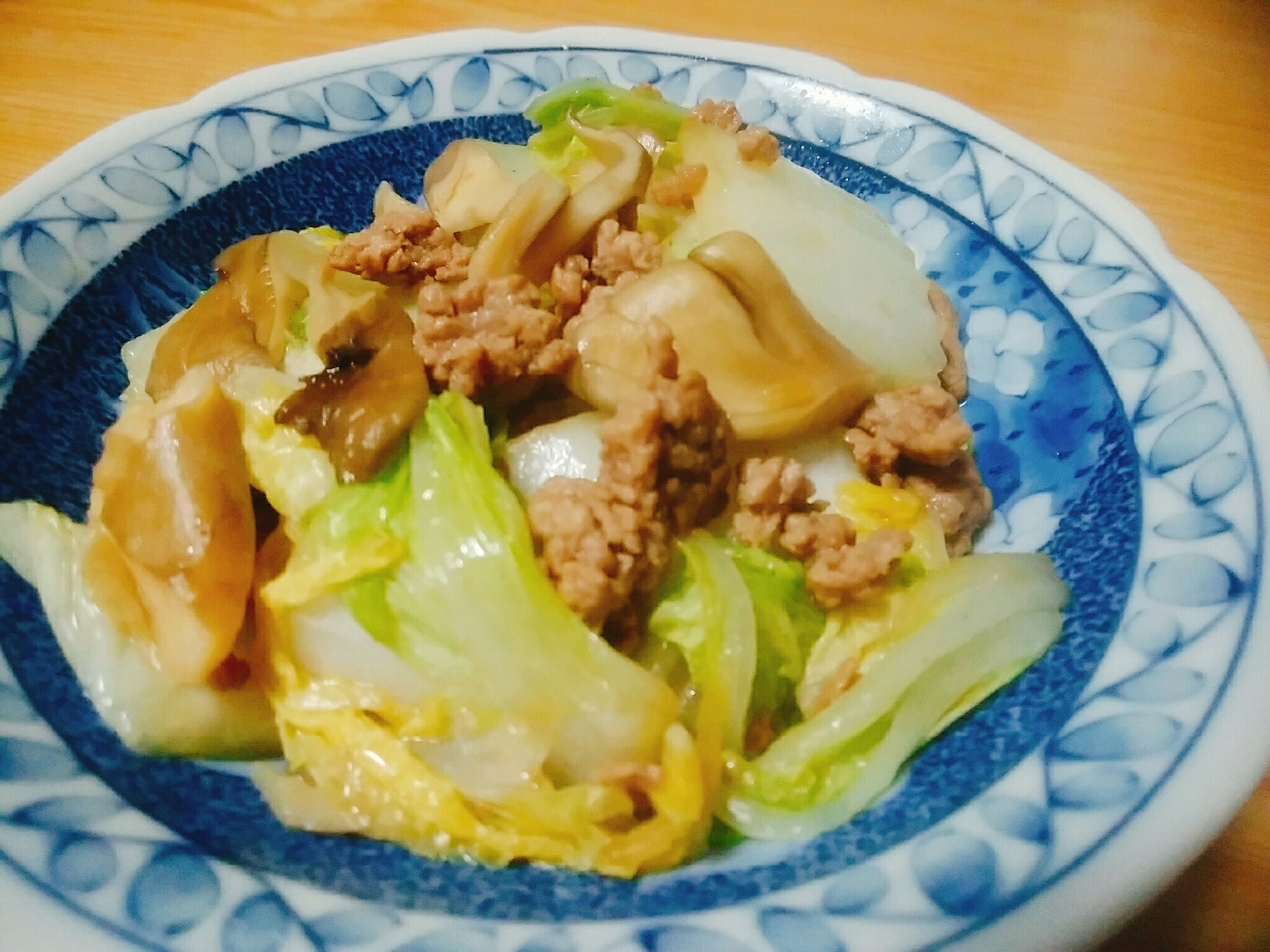 豚ひき肉と白菜と舞茸の生姜風味炒め