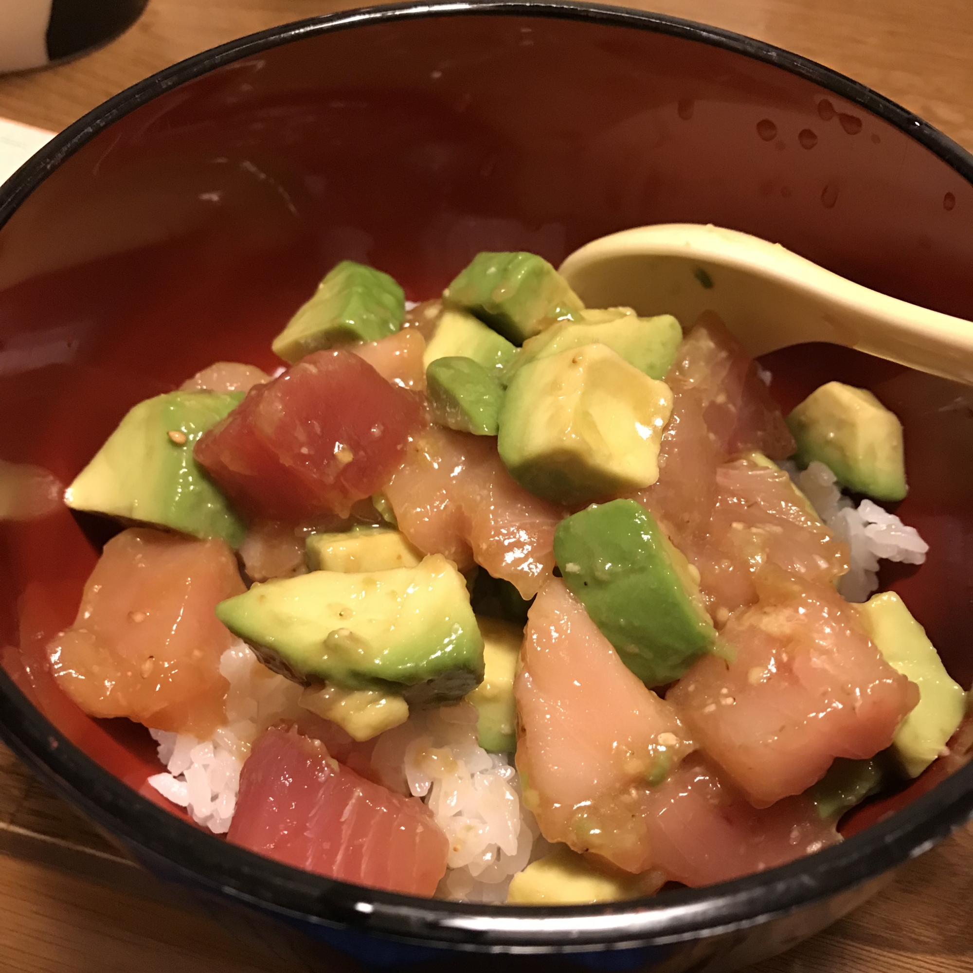 ご飯がススム☆まぐろアボカド丼