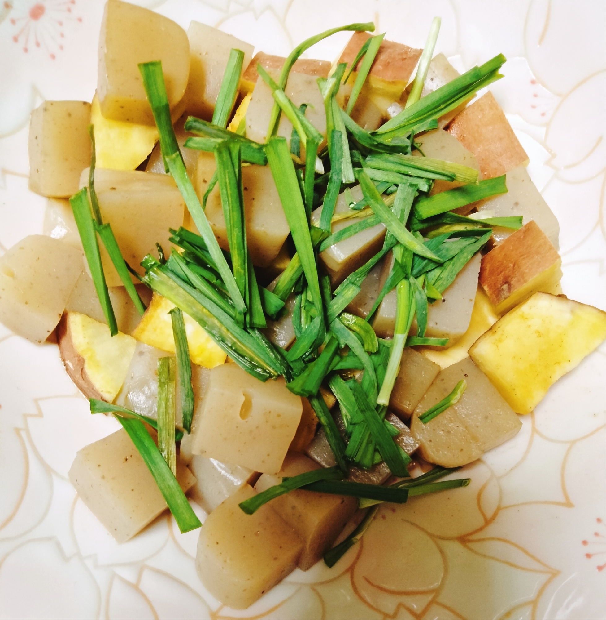 レンジで！蒟蒻とサツマイモと韮のコロコロ煮