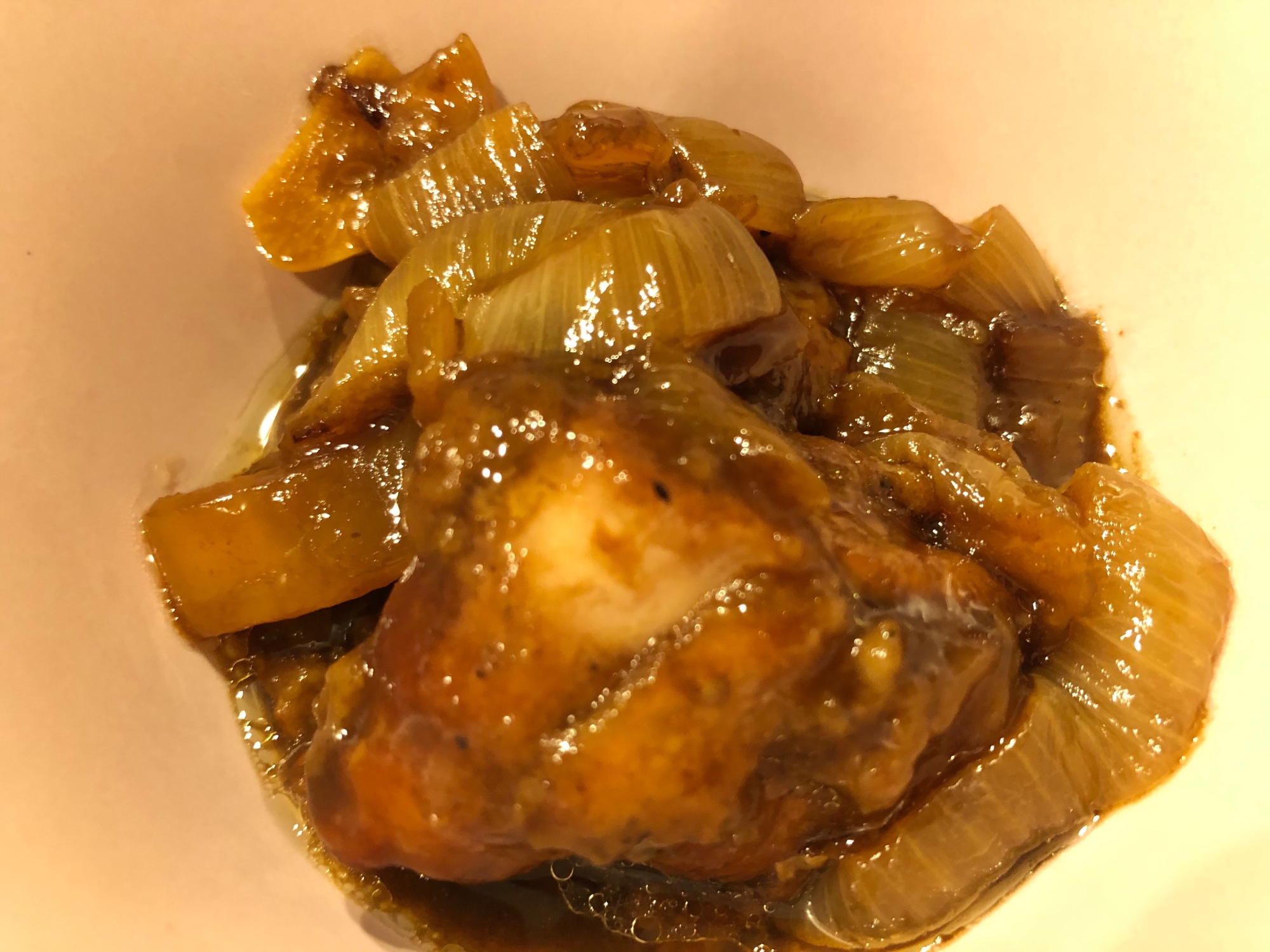 赤ワインと♫ 鶏肉と玉ねぎのバルサミコ酢煮込み
