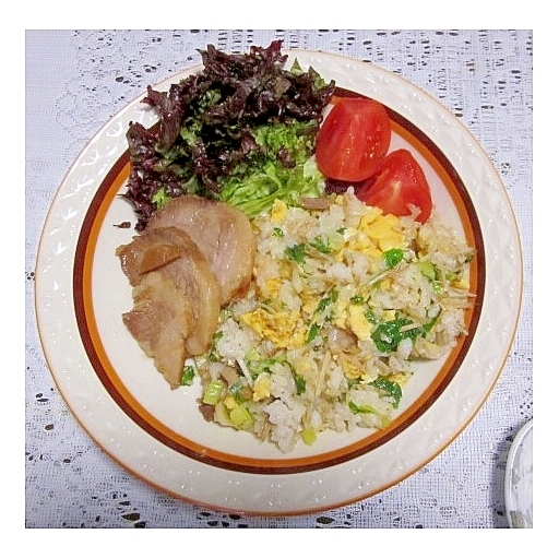炒飯(ニラ・えのき・レタス・たまご)