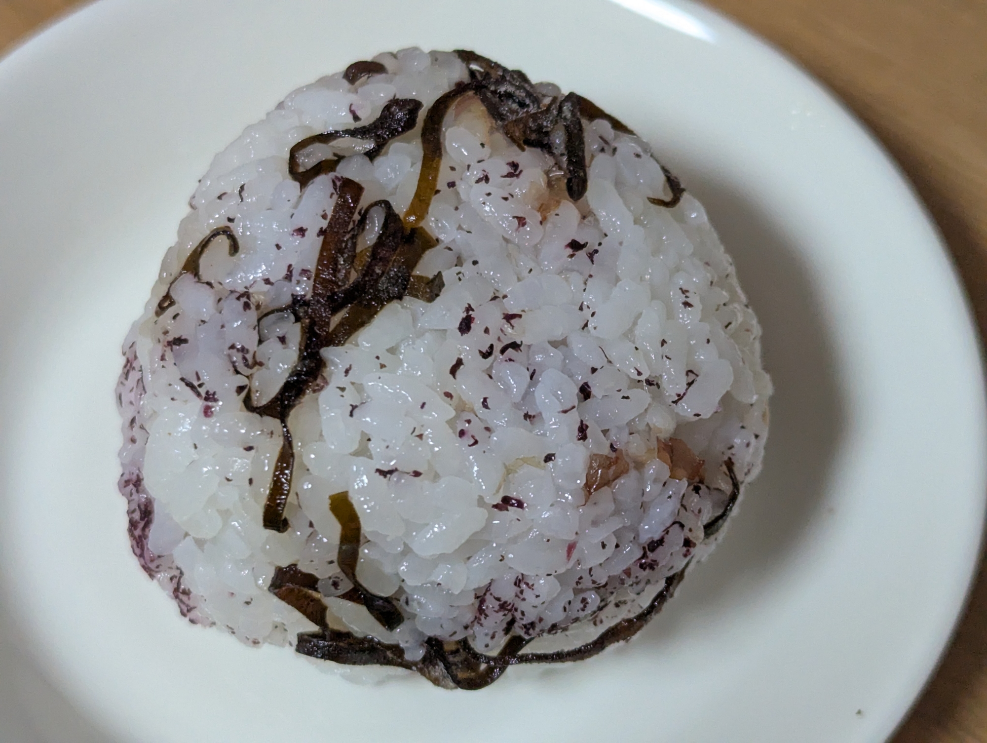 塩昆布ゆかりのおにぎり