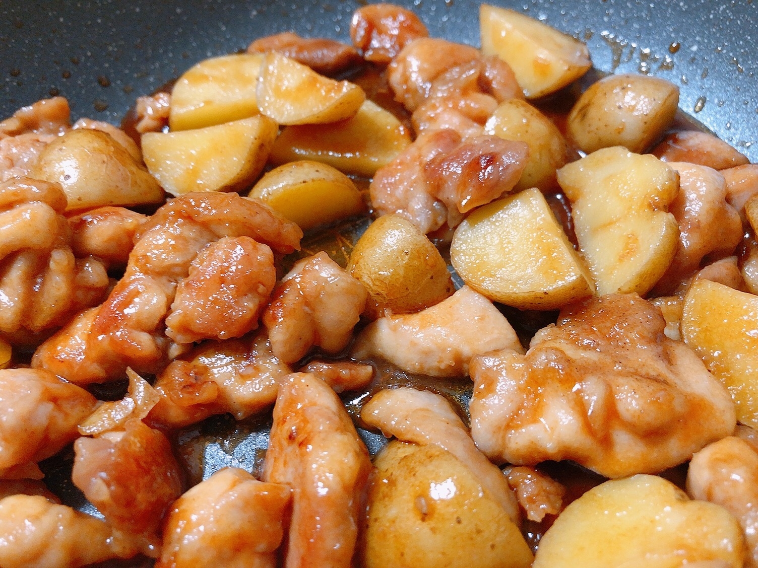 電子レンジで時短！鶏肉とじゃがいもの照り焼き