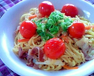焼きプチトマトがジュワ～な、塩焼きそば