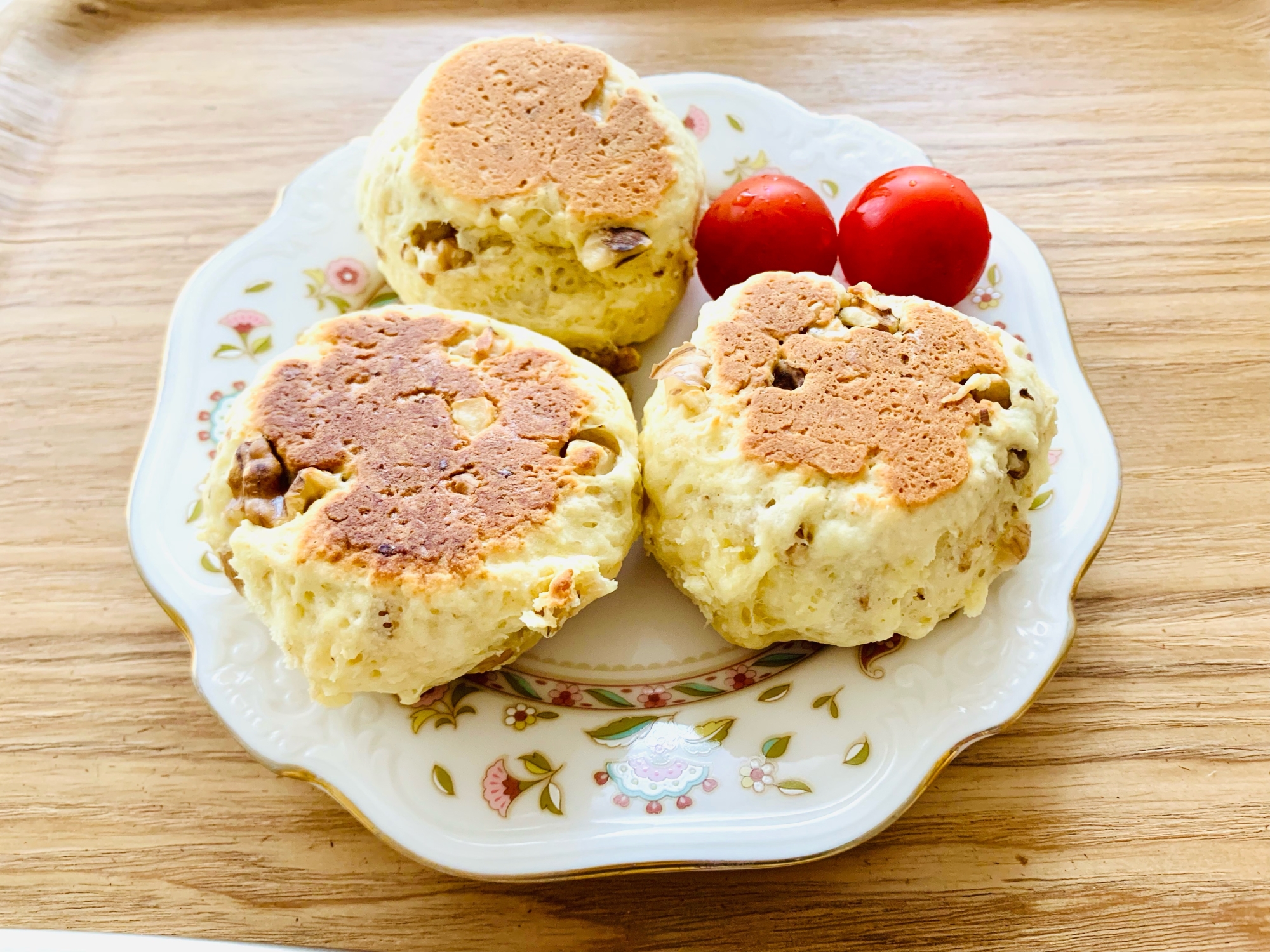 クリームチーズとくるみの平焼きパン