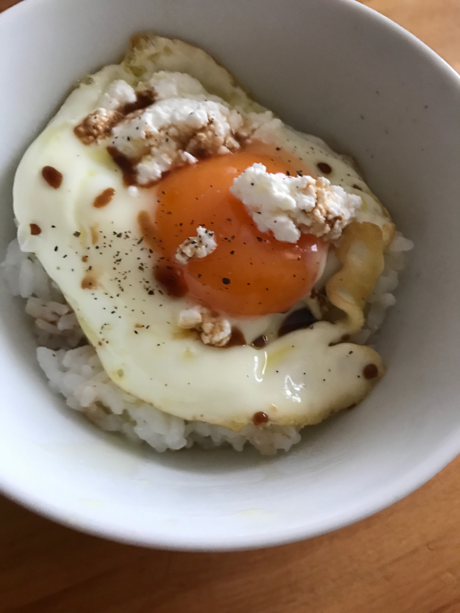 カッテージチーズの目玉焼き丼